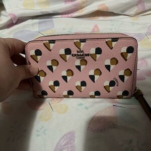 Used Coach wristlet